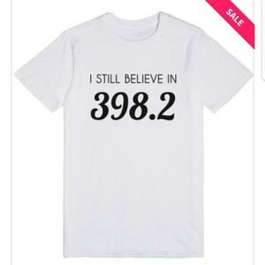 I Still Belive in Fairytales Library Tshirt